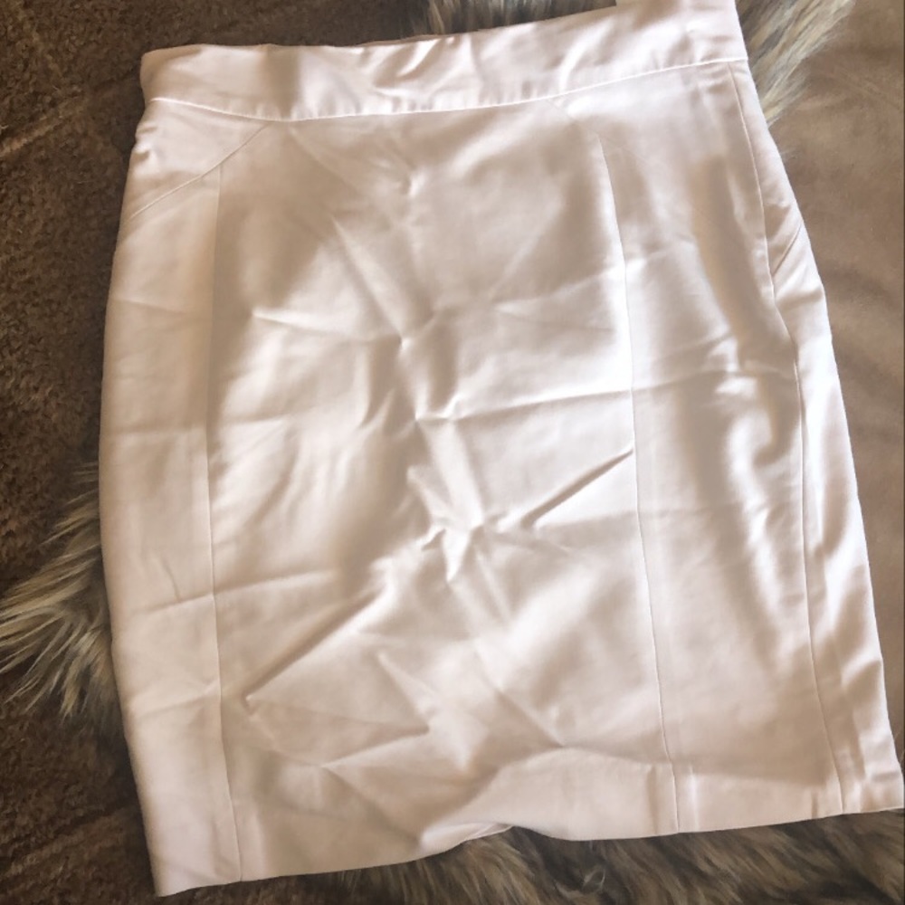 H&M used light pink skirt size 8